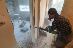 Виж снимка 2 Снимка номер 2 за Къртене на бани Плевен фирма Конструкт, Събаряне на стени, Контейнери за отпадъц