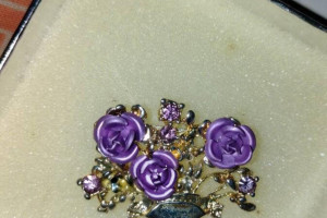 Снимка номер 1 за Брошка Букет Лилавите рози