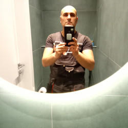 Разгледай профила